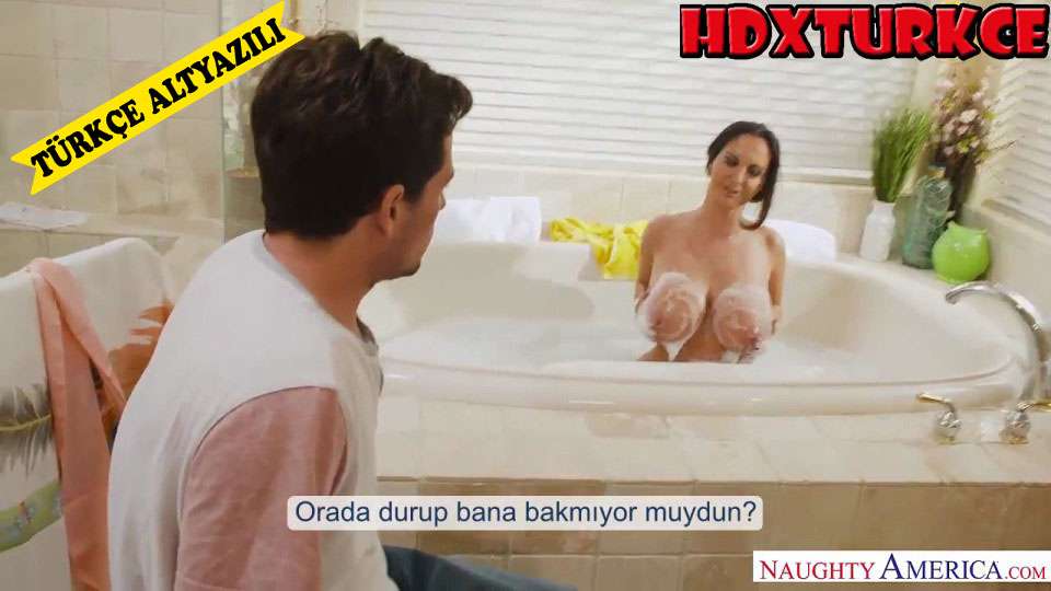 Evli Milf Kadın Arkadaşının Kocasıyla Cinsel İlişkiye Girerken Kendinden Geçti